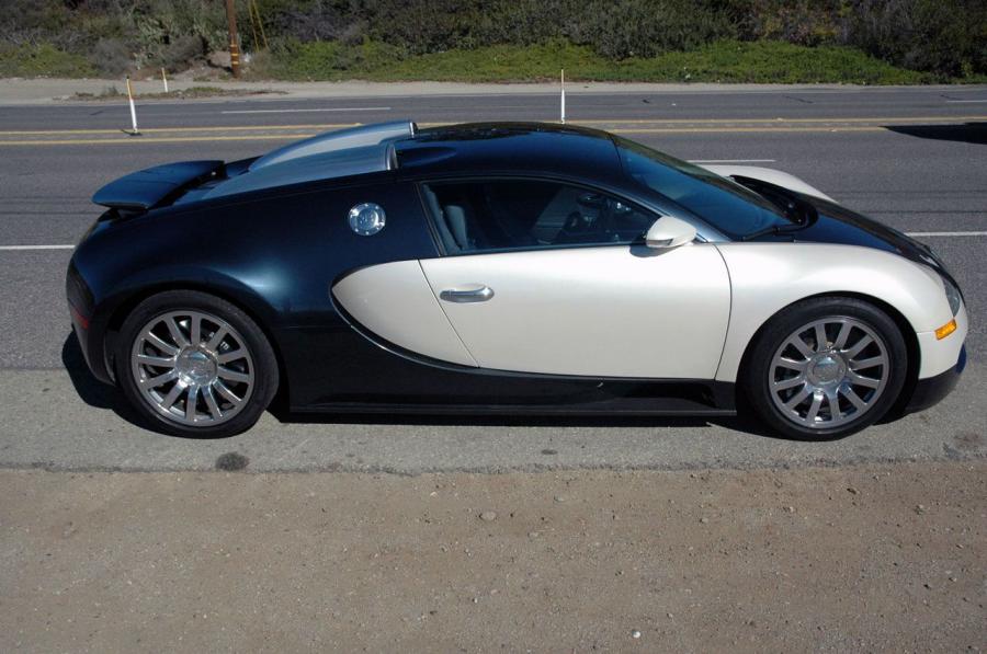  Bugatti Veyron 16.4 2007 года  (фото 8 из 28)